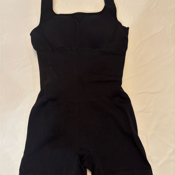 Seamless Black Shapewear Bodysuit Shorts - Picture 1 of 3